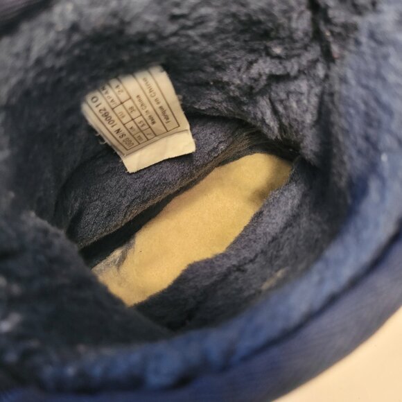 UGG Heart Print Suede Short Boots - Picture 8 of 9